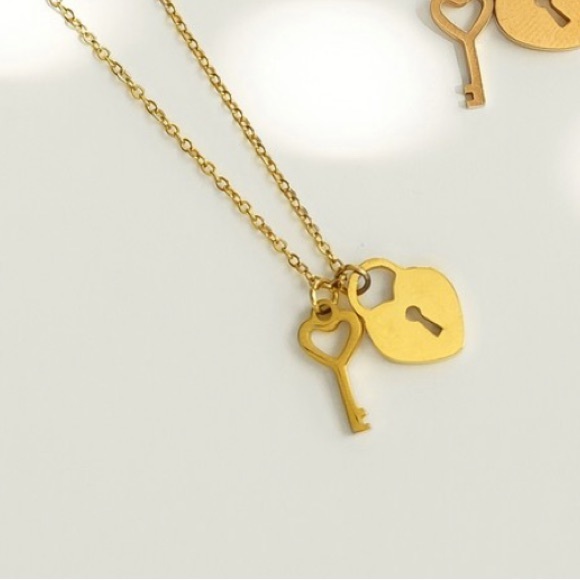 Heart Lock Dainty Necklace | Gold Plated Stainless Steel - Picture 3 of 4